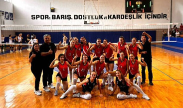 Turgutlu Belediyesi Kadın Voleybol Takımının İlk Maçta Yüzü Güldü