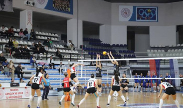 Turgutlu Belediyesi Kadın Voleybol Takımı Galibiyete Odaklandı…